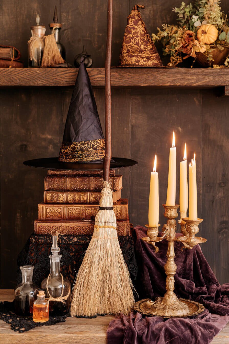 27 Enchanting Vintage Halloween Decorating Ideas